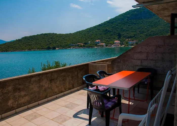 Seafront Oasis Apartament Luka (Dalmatia)