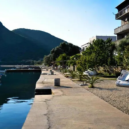 Apartment Seafront Oasis